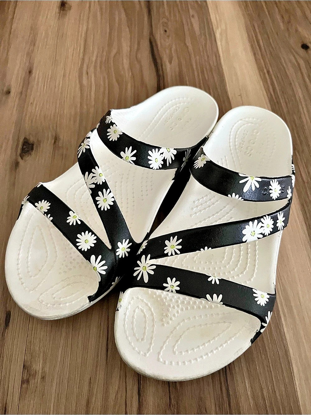 CROCS WHITE  BLACK/FLOWER SANDALS Slides SHOES WOMENS Waterproof 7